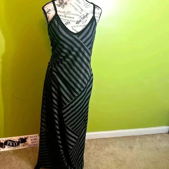 🆕 Espresso Black and Gray Dress Size Medium - Picture 1 of 6